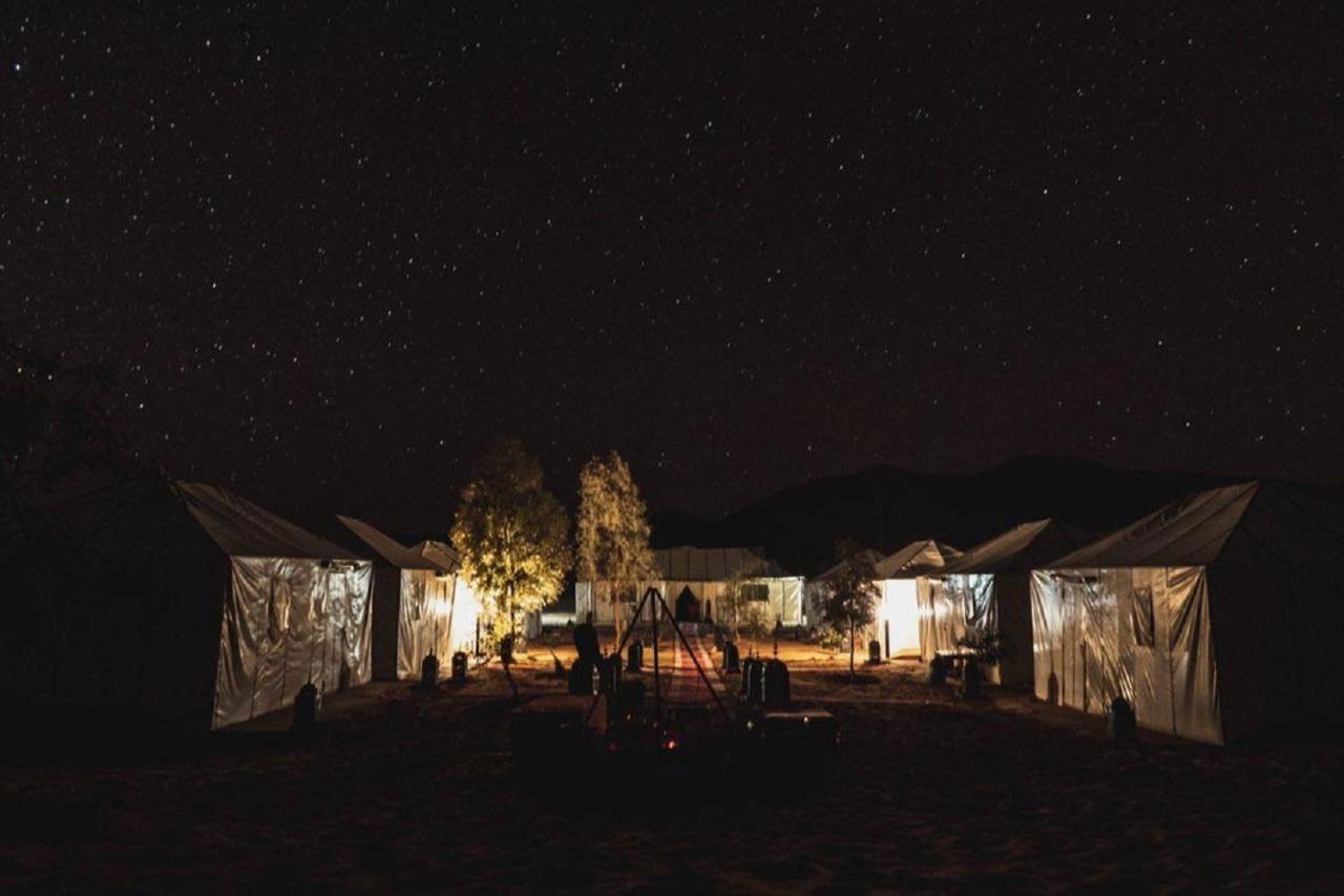 Erg Chebbi Dunes Desert Camp Hotel Merzouga Eksteriør billede