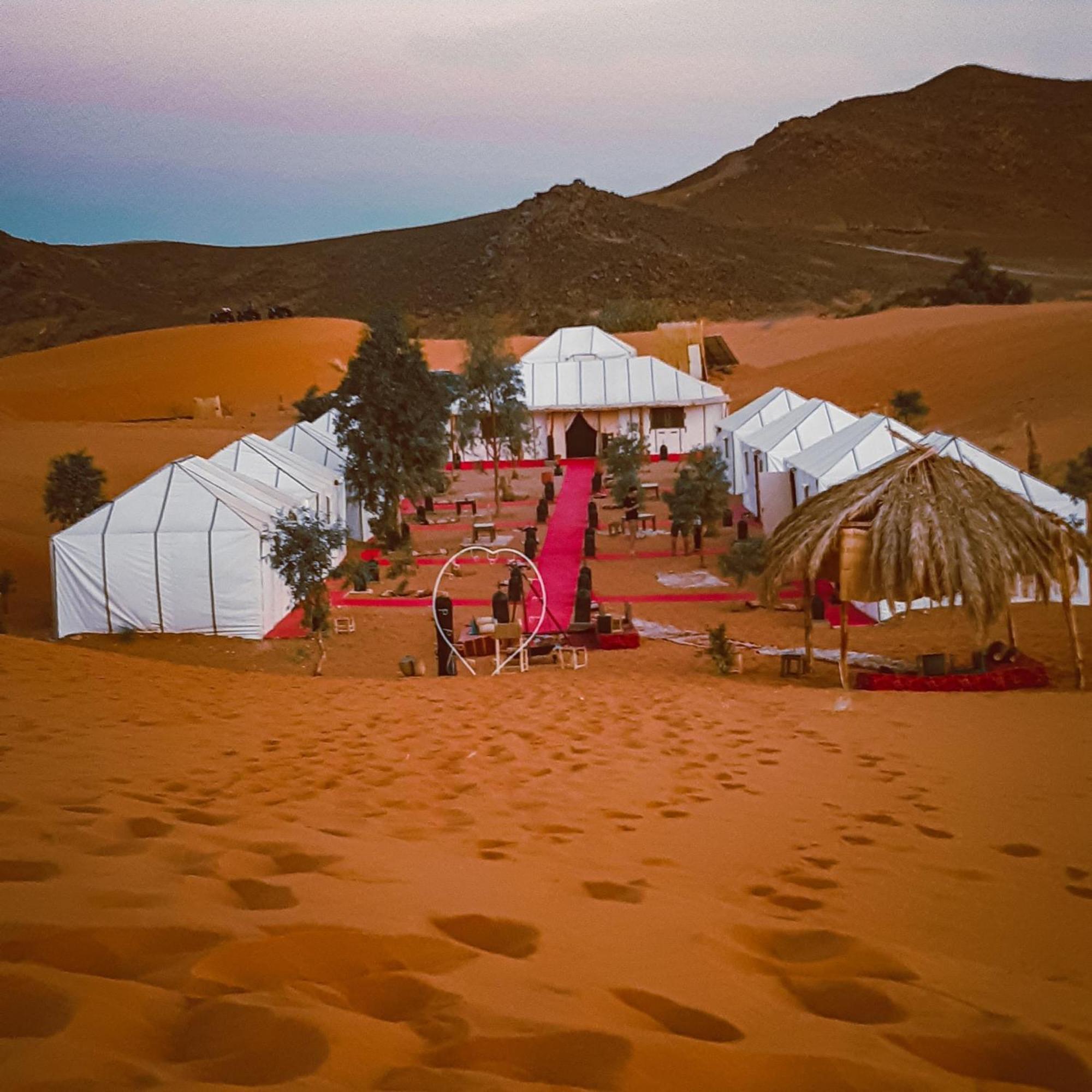Erg Chebbi Dunes Desert Camp Hotel Merzouga Eksteriør billede
